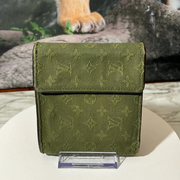 Louis Vuitton Green Canvas Trifold Wallet in GUC - Picture 1 of 15